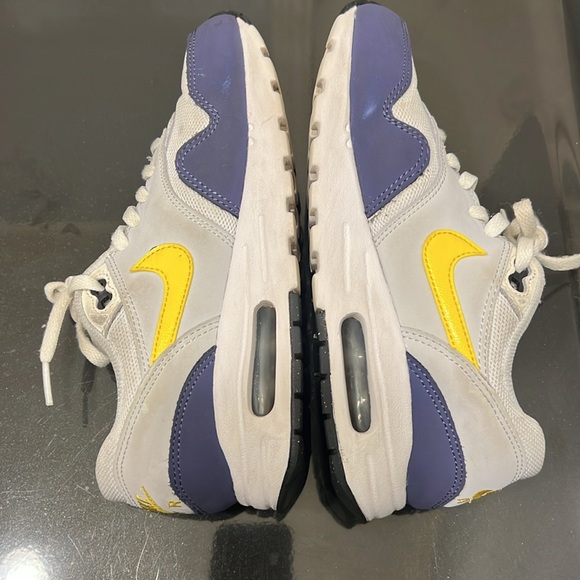 Kids size 4Y Nike air max navy blue white and yellow shoes - Picture 6 of 6